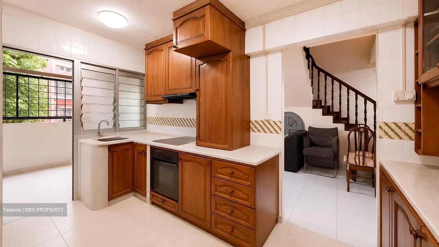 Blk 221 Kovan Green (Hougang), HDB Executive #584889461